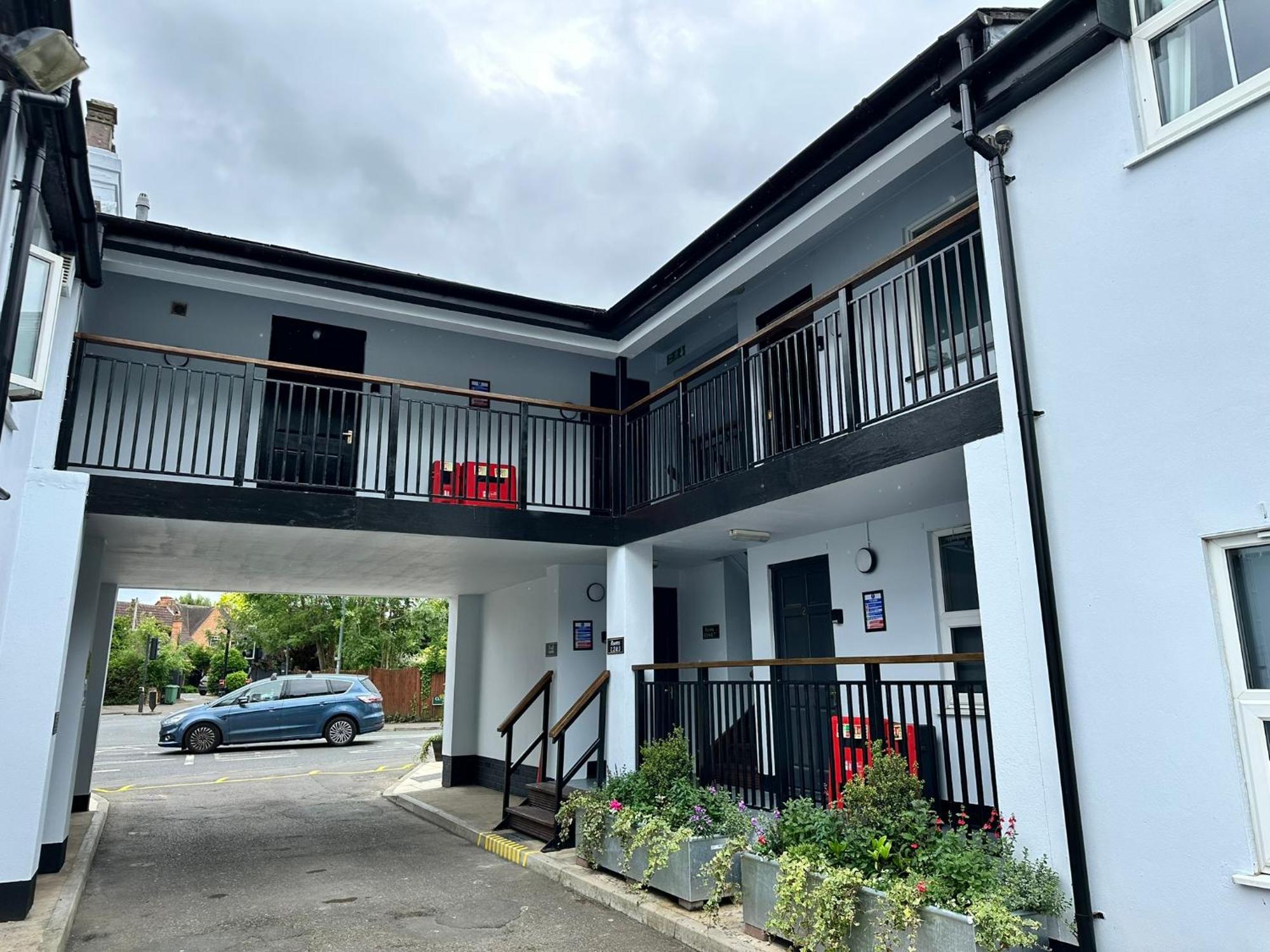 The Prince Albert Pub & Hotel Windsor Exterior photo